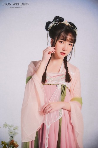 漢服婚紗推薦,婚紗工作室漢服,漢服婚紗攝影,漢服婚禮禮服,傳統漢服婚紗,時尚漢服婚紗,漢服個人寫真,漢服全家福攝影,漢服拍照,漢服寫真